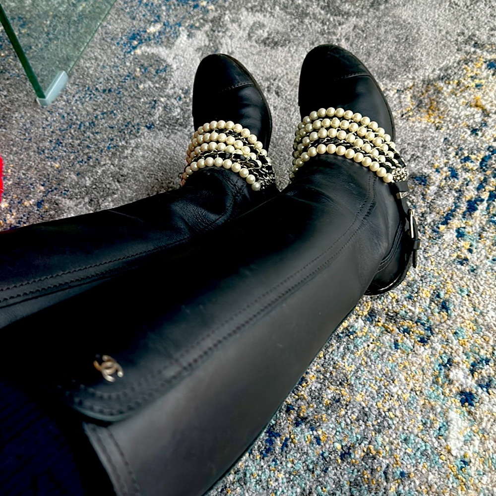 Black 35 size chanel removable pearl boots